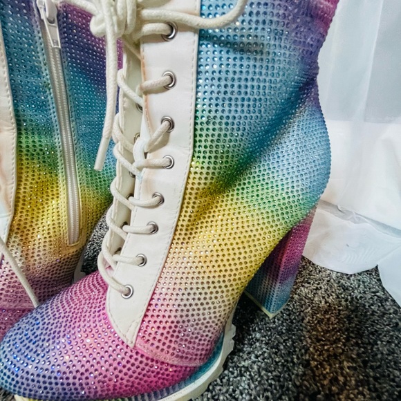 COPY - Size 9 Rainbow Heel Boots 🌈 - Picture 6 of 11